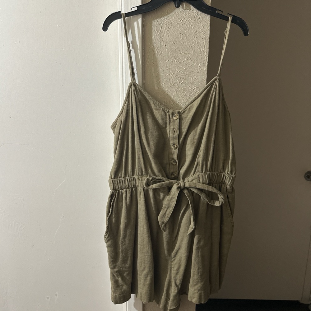 AERIE GREEN ROMPER!!
